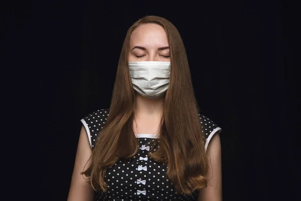 Woman in protective mask, coronavirus prevention, protection concept — Stock Photo, Image