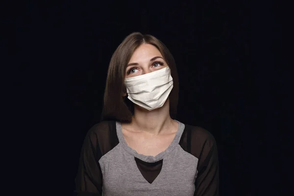 Woman in protective mask, coronavirus prevention, protection concept — Stock Photo, Image