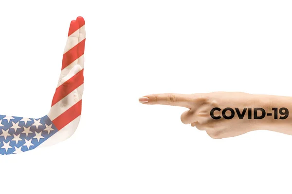 Detengan la epidemia. Manos humanas coloreadas en la bandera de EE.UU. y coronavirus - concepto de propagación del virus — Foto de Stock