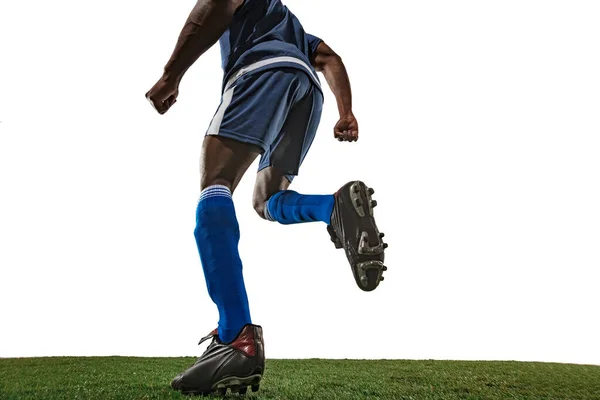 Joueur de football ou de soccer sur fond blanc mouvement, action, concept d'activité, grand angle — Photo