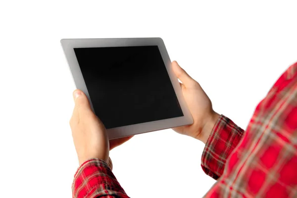 Κοντινό πλάνο του ανθρώπου χρησιμοποιώντας tablet με λευκή οθόνη απομονωμένη σε λευκό φόντο στούντιο — Φωτογραφία Αρχείου