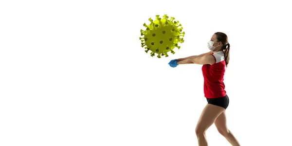 Sportlerin kickt, schlägt Coronavirus, Schutz- und Behandlungskonzept, Flyer — Stockfoto