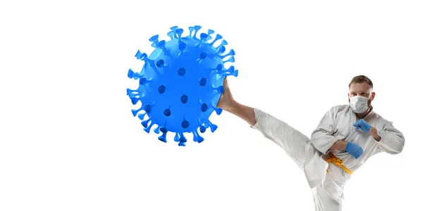 Sportoló rúgás, lyukasztó koronavírus, védelmi és kezelési koncepció, szórólap — Stock Fotó