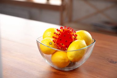 Coronavirus her zamanki şeyler arasında saklanıyor. Arınmayı ve meyvelerinizin tazeliğini kontrol edin.