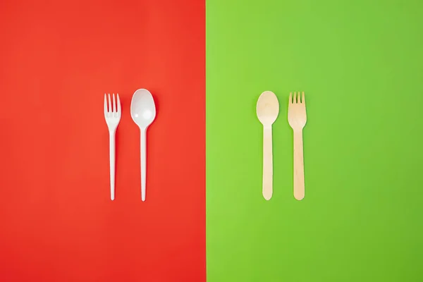 Život šetrný k životnímu prostředí - organické kuchyňské nádobí ve srovnání s polymery, plastové analogy. — Stock fotografie