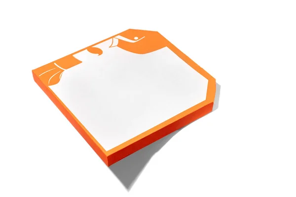 Cierre de caja de cartón naranja para pizza aislada sobre fondo blanco estudio con copyspace —  Fotos de Stock