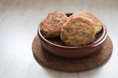 Otlar ile Balık kek