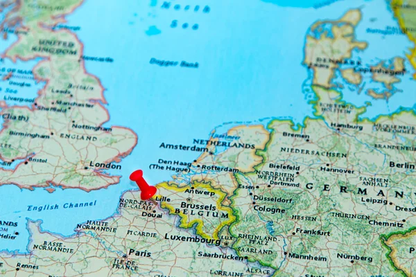 Lille, Belgia przypięte na mapie Europy — Zdjęcie stockowe