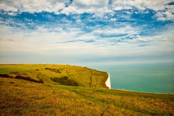 Manzaralı, Dover beyaz kayalıklarla
