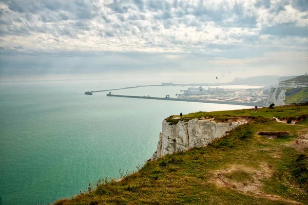 Manzaralı, Dover beyaz kayalıklarla