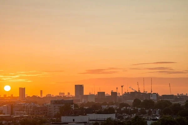 Londra manzarası Primrose Hill gördüm.