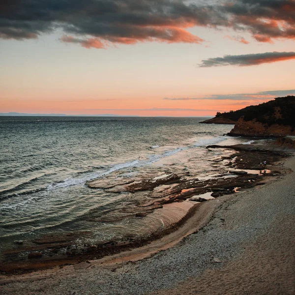 Hermoso paisaje al atardecer en la isla thassos —  Fotos de Stock