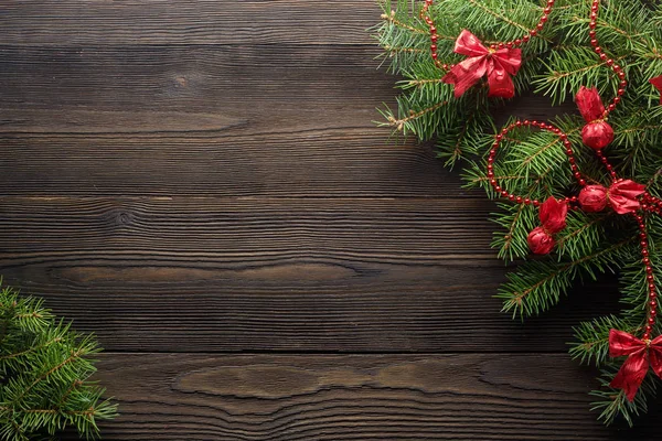 Fondo de madera de Navidad con abeto — Foto de Stock