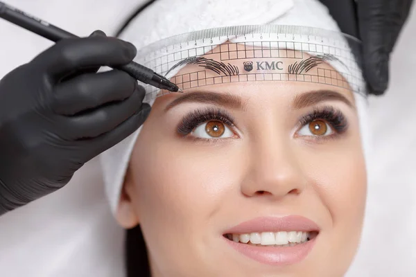 Permanent makeup eyebrows. — Stock Photo, Image