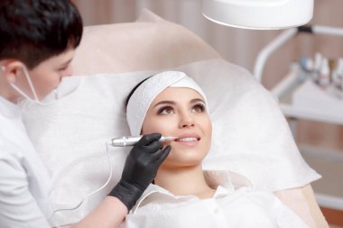 kalıcı makyaj dudak