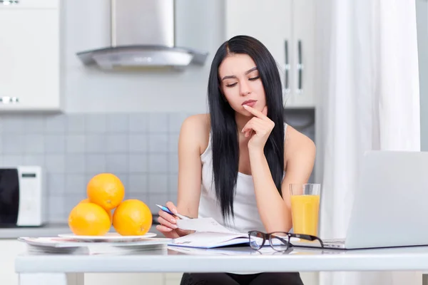 Girl planing hef day. — Stock Photo, Image