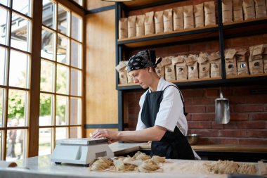 Kadın şekillendirme taglatellein kafe