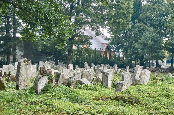 Lápidas en el cementerio judío — Foto de Stock