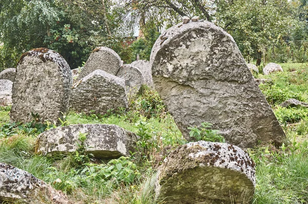 Grabsteine auf dem jüdischen Friedhof — Stockfoto