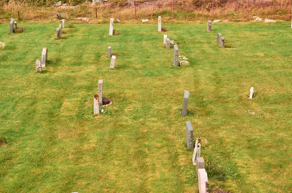 Φθινοπωρινό τοπίο στο νεκροταφείο — Φωτογραφία Αρχείου