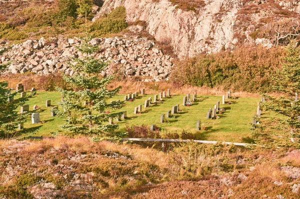 Herfst landschap op het kerkhof — Stockfoto