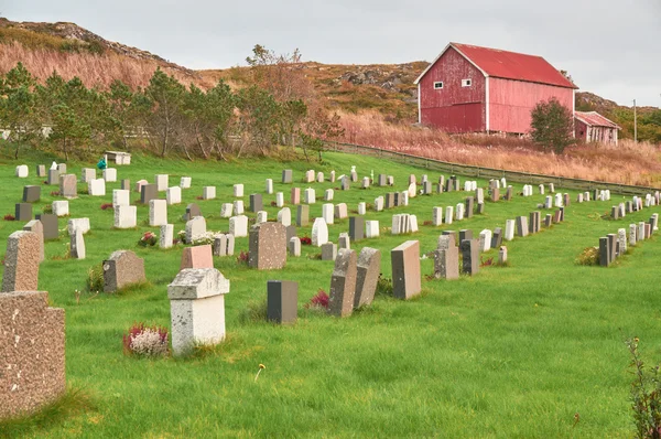 Norwegischer Herbst auf dem Friedhof — Stockfoto