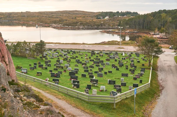 Otoño noruego en el cementerio — Foto de Stock