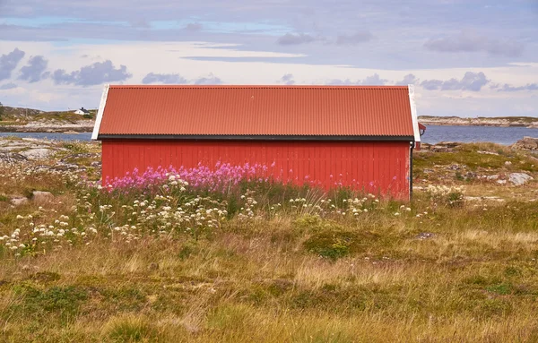 Κόκκινο fisherman's hut — Φωτογραφία Αρχείου