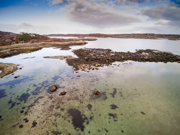 Veduta aerea della costa catturata dal drone in Norvegia — Foto Stock