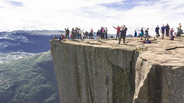Preikestolen - minber Rock, Norveç