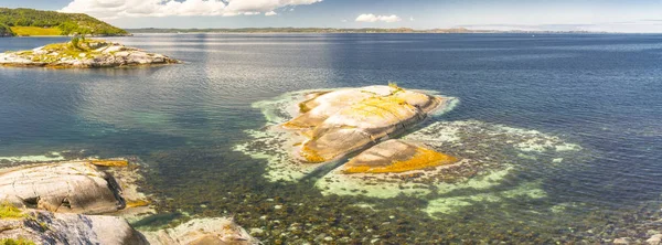 Panorama norwegischer Fjord im Sommer. — Stockfoto