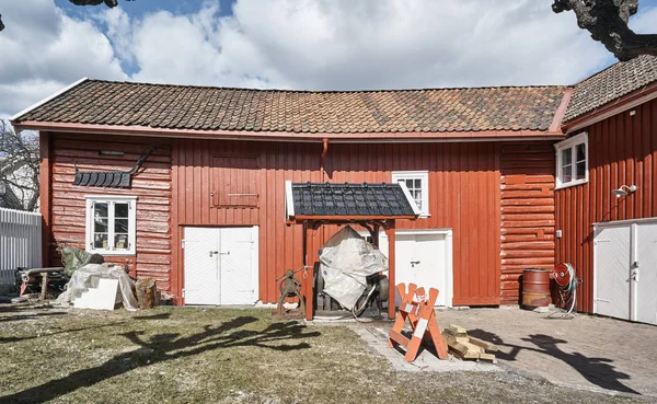 Kırmızı ahşap binalar Norveç köy müzeleri — Stok fotoğraf