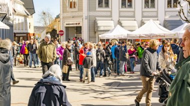 Tarım Fuarı sırasında insan kalabalığı
