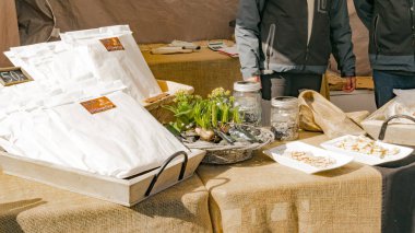 Flatbrod adlı Norveçli ekmek ile stand