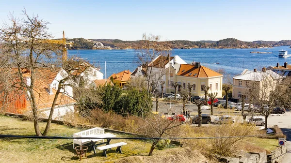Center of the small Norwegian city in early spring — Stock Photo, Image