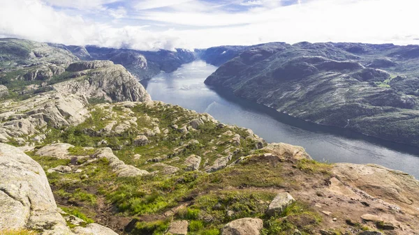 Paisagem da Rota Turística em Preikestolen — Fotografia de Stock