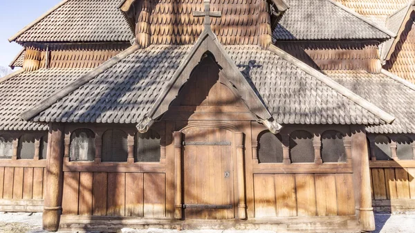 Старое деревянное Хеддал Ставкирке в Норвегии — стоковое фото