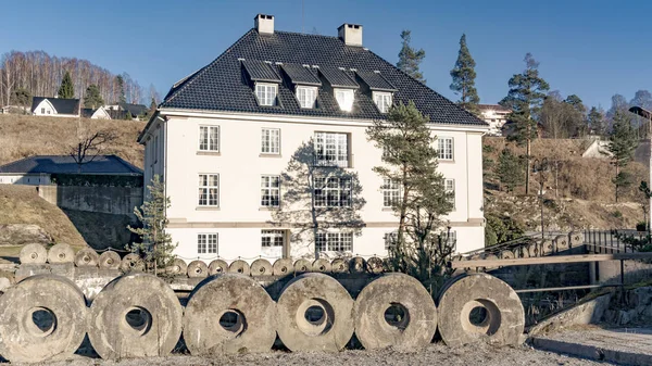 Oude industriële architectuur in Noorwegen. — Stockfoto