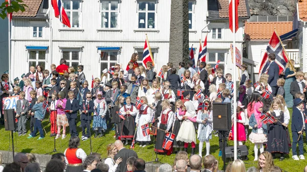 ノルウェーの子どもを祝う 5 月 17 日 — ストック写真