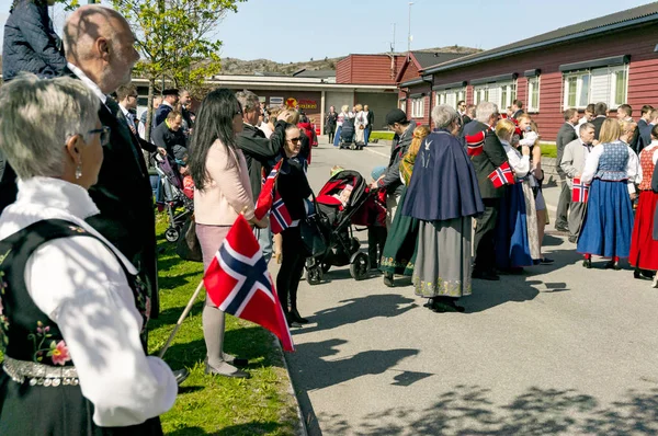 ノルウェーの短所・ フィラン Hitra, ノルウェー - 2017 年 5 月 17 日: お祝い — ストック写真