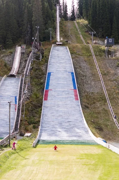 格拉纳森特隆赫姆 2017年9月19日 夏季小型跳台滑雪 夏天在山上盖 他正在练习跳跃 — 图库照片