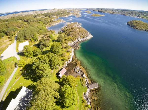 Dolmoy Hitra Norge September 2017 Naturskön Kustlinje Och Liten Fiskeby — Stockfoto