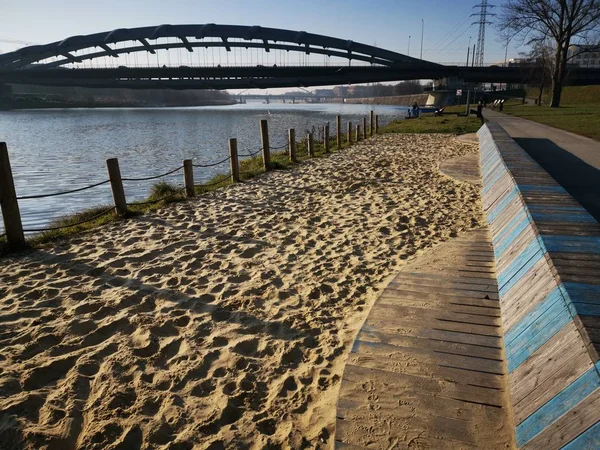 Bend of the Vistula River in Krakow in winter — Stock Photo, Image