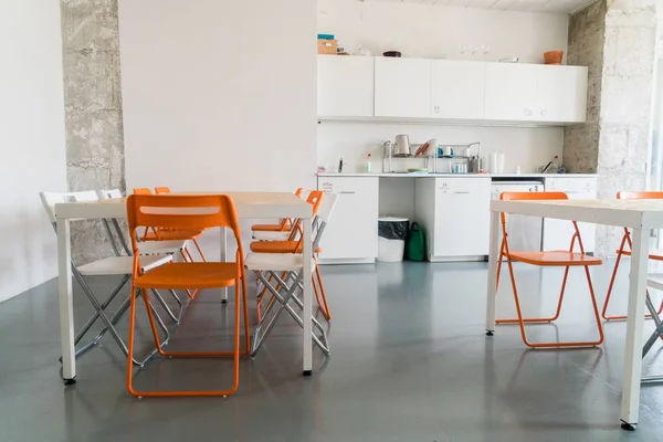 Meja dan kursi di dapur — Stok Foto