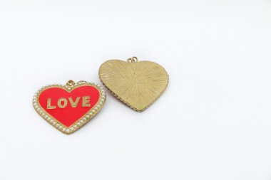 Beyaz arka planda kırmızı kalp. 