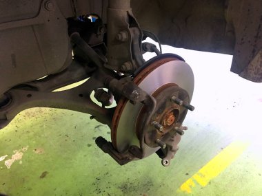 Disk sonu Onarım Servisi arabada, Disk sonu onarım beyaz kağıt üzerinde