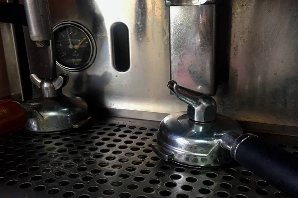 Macchina per caffè espresso per la preparazione del caffè — Foto Stock