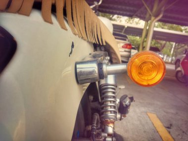 Motosiklet vintage renk stili ile ışık sinyali açmak