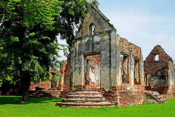 Yaşlılık antik tapınak