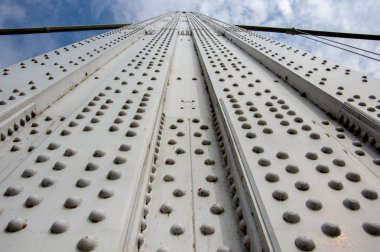 Budapeşte, Macaristan - 7 Ağustos 2014. Budapeşte'Erzbet Köprüsü'nün parçası. Köprüler, Budapeşte - Macaristan'ın başkenti manzaraları